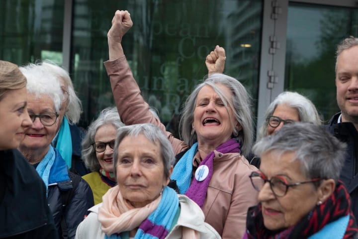 Des vieilles boomeuses font condamner la Suisse à la CEDH
