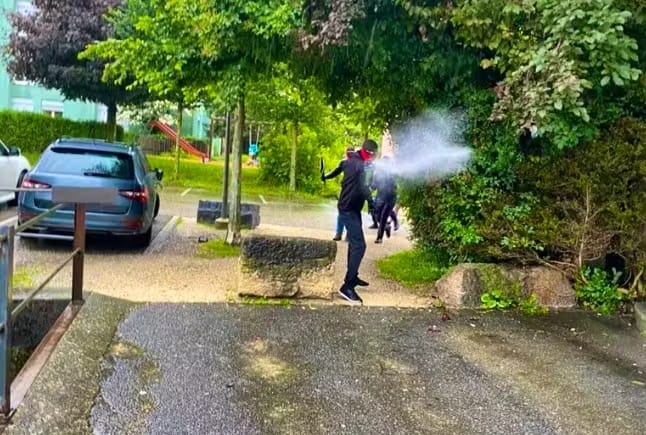 Langenthal: Junge Tat attaqué par des antifas psychotiques