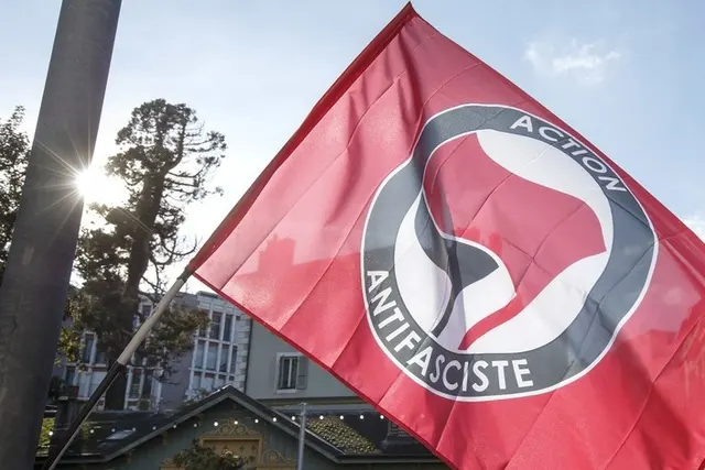 Un militant antifasciste genevois accusé de pédopornographie