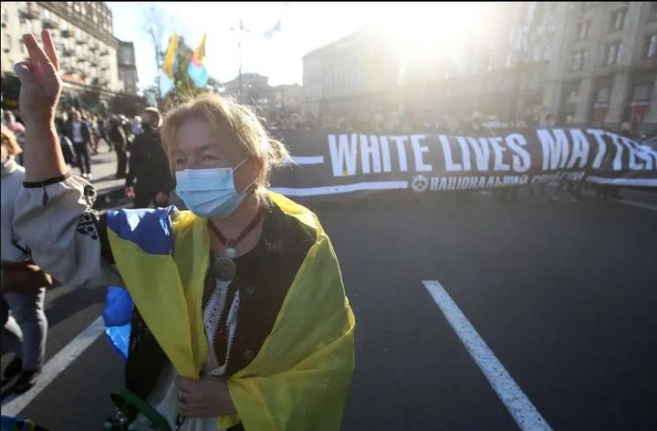 Guerre en Ukraine: la division des nationalistes blancs
